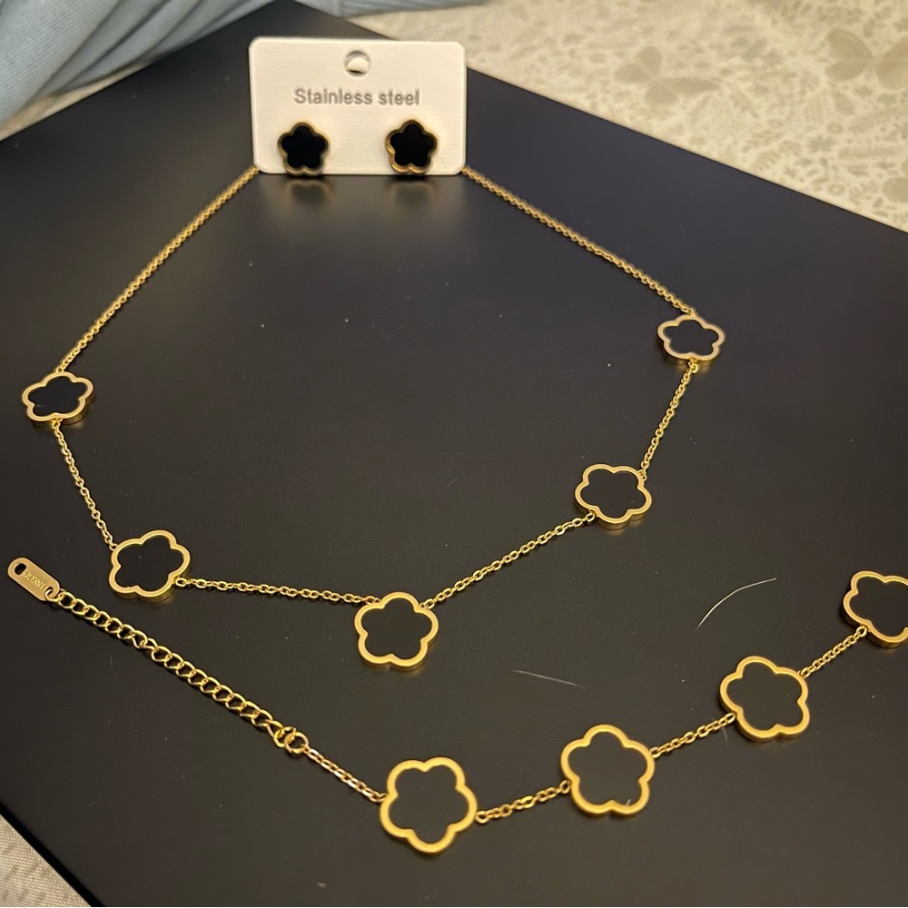 Gold Plated Titanium Steel Flower Pendant Bracelet Earrings Necklace Set